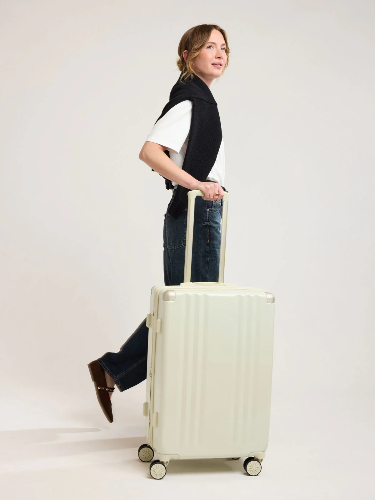 Ambeur Medium Luggage - Image 65