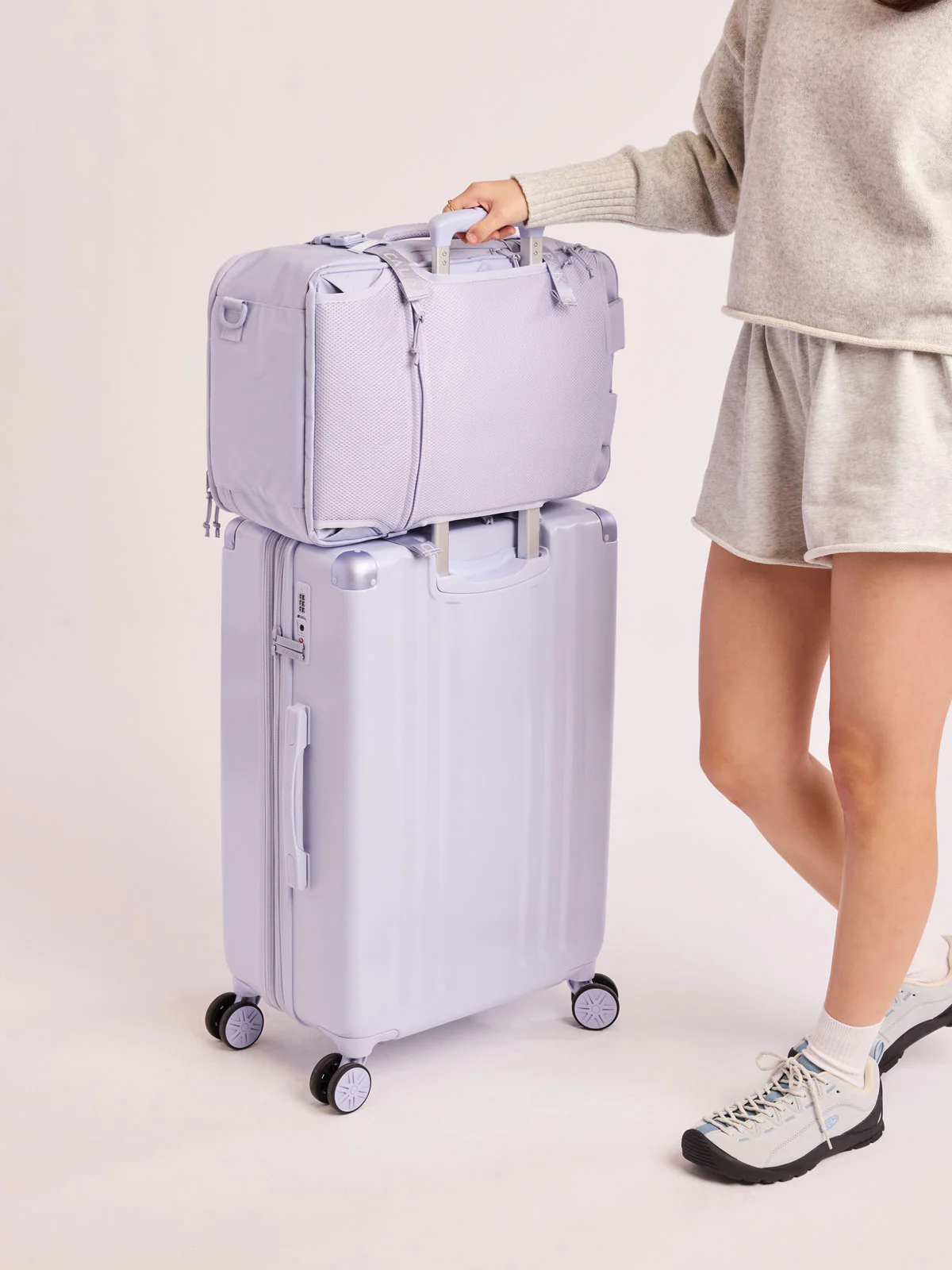 Ambeur Medium Luggage - Image 70
