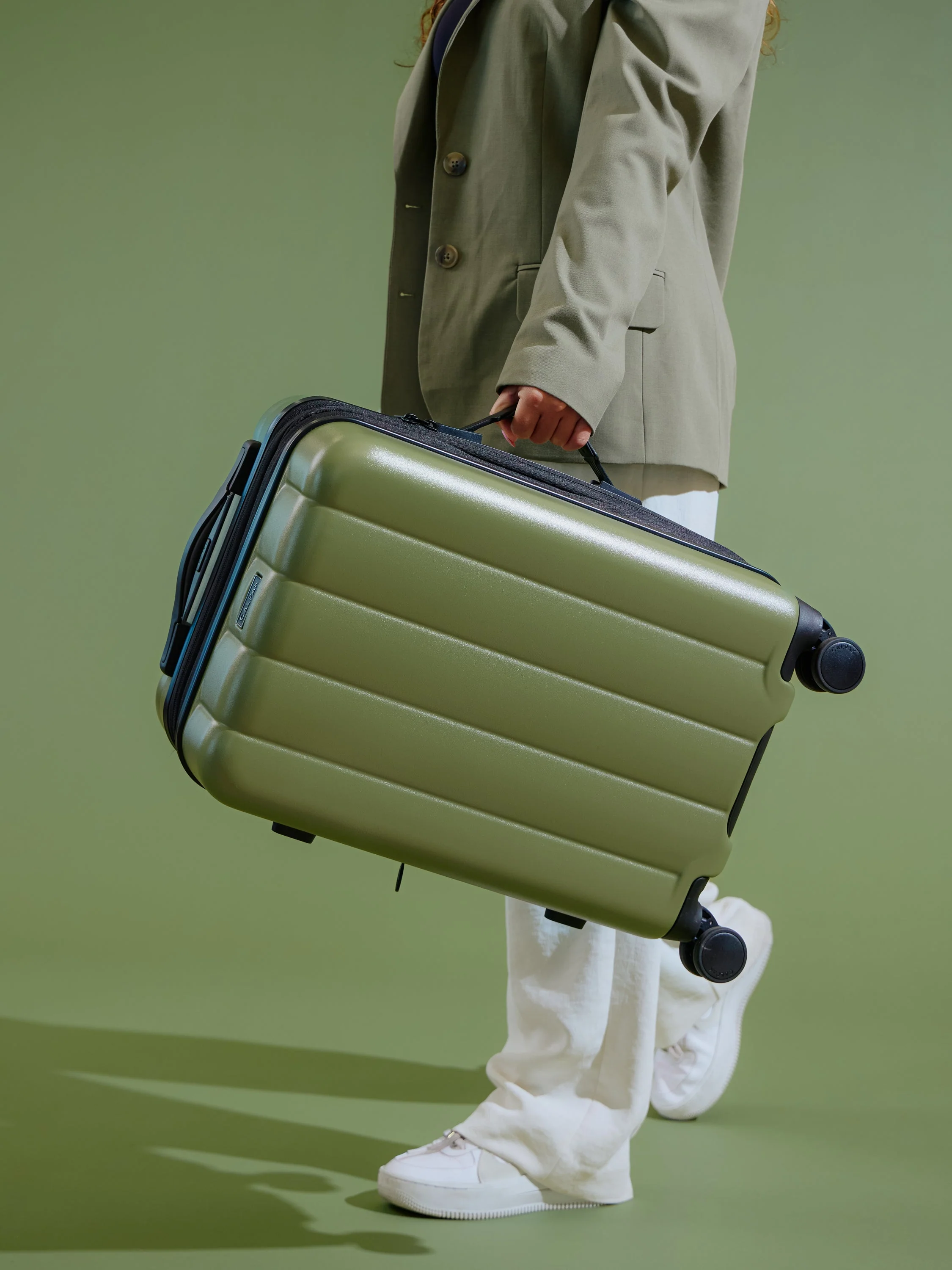 Evry Carry-On Luggage - Image 12