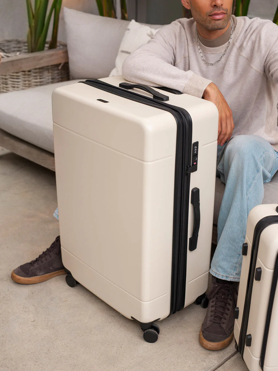Hue Large Luggage - Image 31