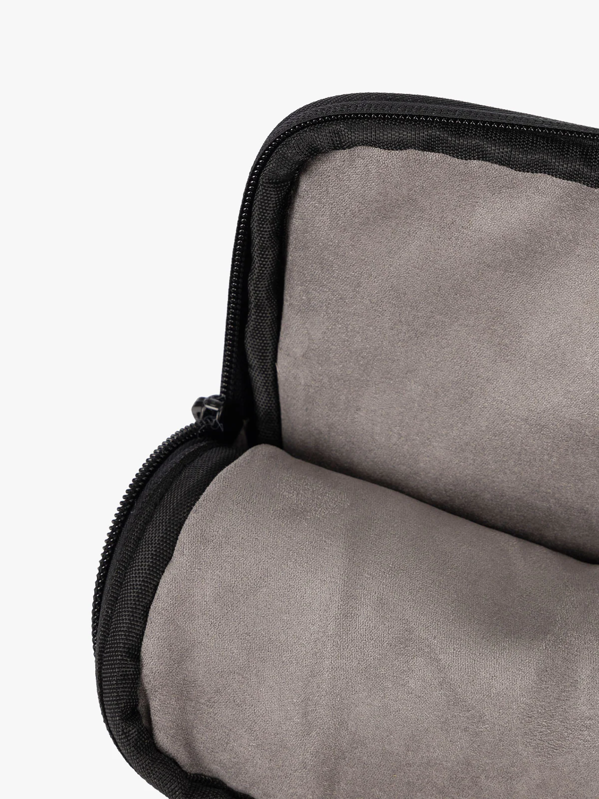 Luka 17" Padded Laptop Sleeve - Image 10